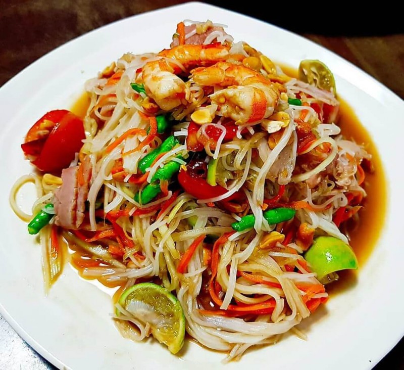 Som-tum, gỏi đu đủ chua ngọt