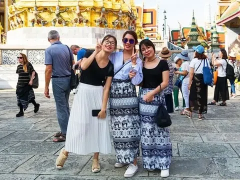 Đi Đền Chùa Ở Thái Lan Nên Mặc Gì?