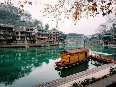 Kinh Nghiệm Du Lịch Phượng Hoàng Cổ Trấn Đầy Đủ Nhất [Review Chi Tiết]