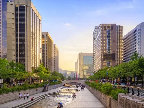 Suối Thanh Khê Xuyên (Cheonggyecheon) - Làn gió mát dịu trong đô thị ồn ào