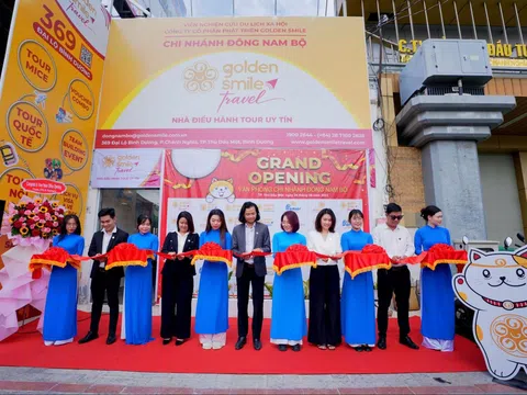 Cơn mưa quà tặng ngày khai trương chi nhánh Golden Smile Đông Nam Bộ