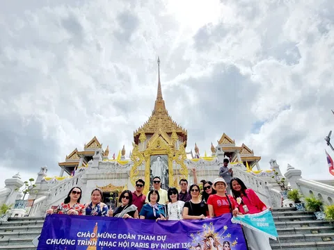GOLDEN SMILE TỔ CHỨC DU LỊCH THÁI LAN KẾT HỢP THƯỞNG THỨC ĐÊM ĐẠI NHẠC HỘI PARIS BY NIGHT 136 KỶ NIỆM 40 NĂM