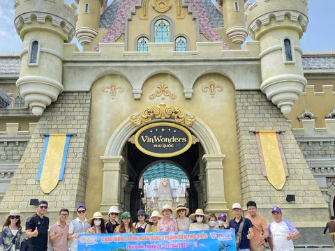 GOLDEN SMILE TRAVEL ĐỒNG HÀNH CÙNG QUÝ ĐOÀN TP BANK TRONG CHUYẾN THAM QUAN NGHỈ DƯỠNG TẠI PHÚ QUỐC 