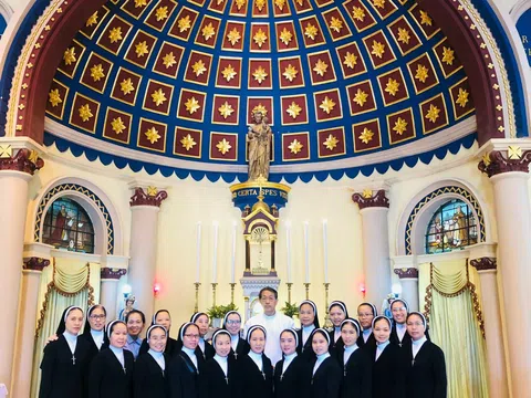 CHUYẾN HÀNH HƯƠNG VIẾNG MỘ ĐỨC CHA LAMBERT DE LA MOTTE CÙNG QUÝ ĐOÀN MẾN THÁNH GIÁ QUI NHƠN TẠI THÁI LAN