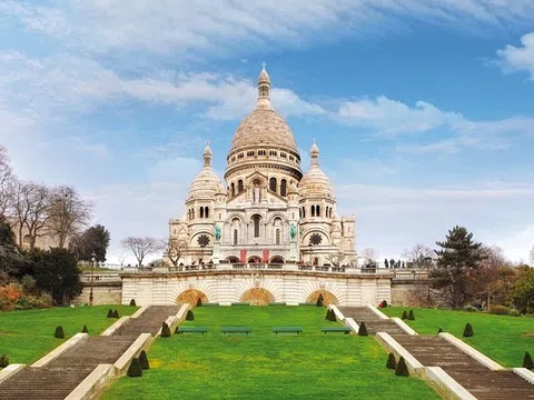 Đồi Montmartre - Khung cảnh bình yên và lãng mạn trên đất Pháp