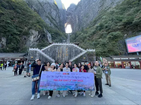 HÀNH TRÌNH ĐÓN THU TUYỆT PHẨM TẠI TAM ĐẠI KỲ QUAN TRUNG HOA CÙNG QUÝ ĐOÀN