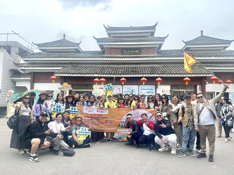 Nhiều dấu ấn mới lạ trong chuyến Famtrip Tương Tây Tam Hiệp Trung Quốc mới của Golden Smile Travel