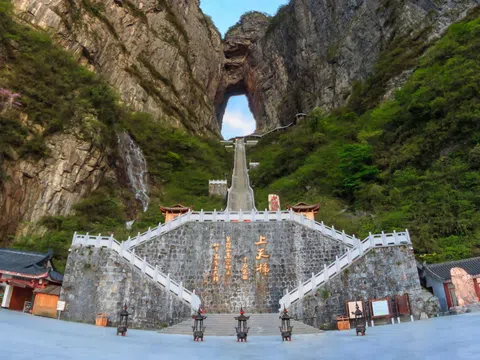 TOUR TRUNG QUỐC 5N4Đ | TÌNH TƯƠNG TÂY | TRƯƠNG GIA GIỚI - PHƯỢNG HOÀNG CỔ TRẤN - VŨ LĂNG NGUYÊN [THÁNG 10 -11 -12]