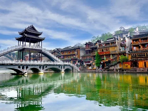 TOUR TRUNG QUỐC 6N5Đ | TÌNH TƯƠNG TÂY | THIÊN MÔN SƠN - PHƯỢNG HOÀNG CỔ TRẤN - VŨ LĂNG NGUYÊN THÁNG 5,6,7,8,9