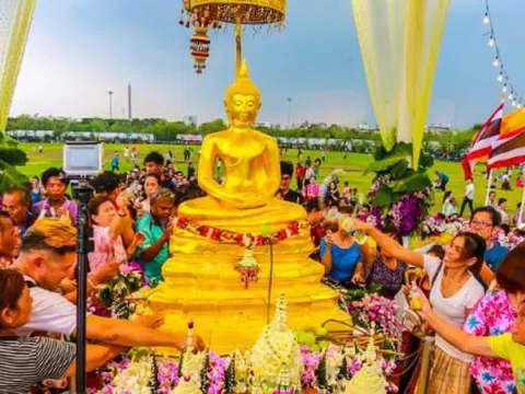Chi Tiết Về Lễ Hội Té Nước Songkran Festival Tại Thái Lan 2025